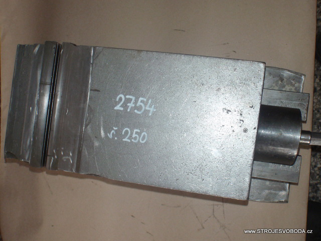Svěrák strojní 250mm (02754.JPG)